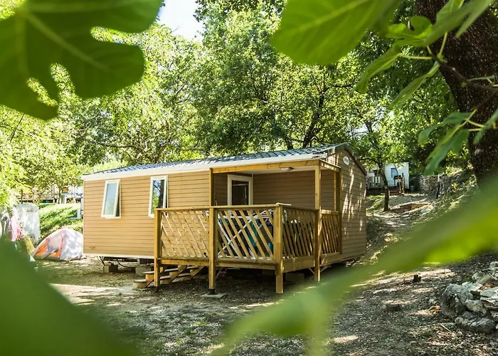 Les Chênes Parque de Campismo 2*