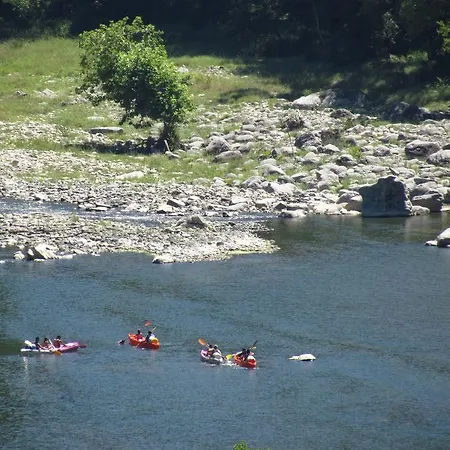 营地 Les Chenes Chauzon